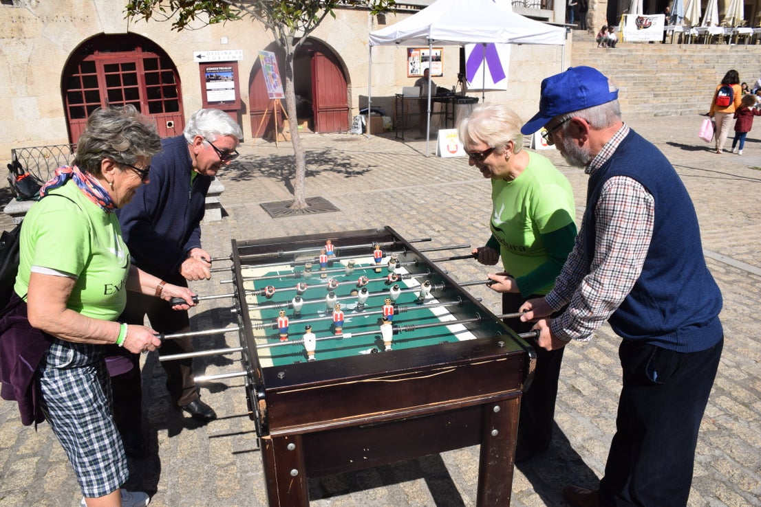 Fotos: La plaza Mayor acoge el programa 'Deporte y mujer'