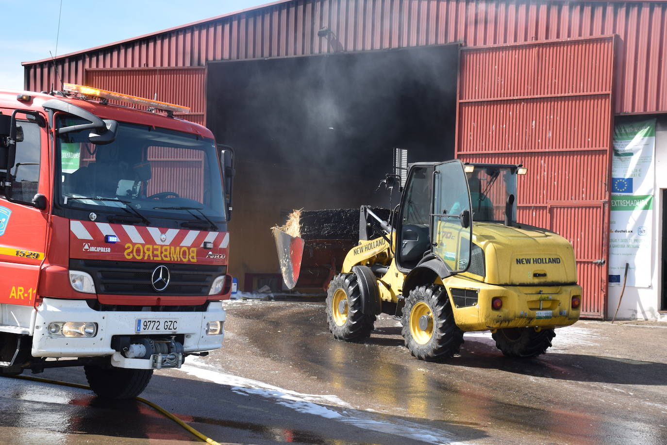 Fotos: Incendio en una nave en Copreca