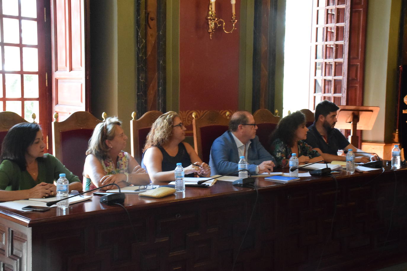 Concejales el PP en una sesión plenaria antes de la crisis sanitaria 