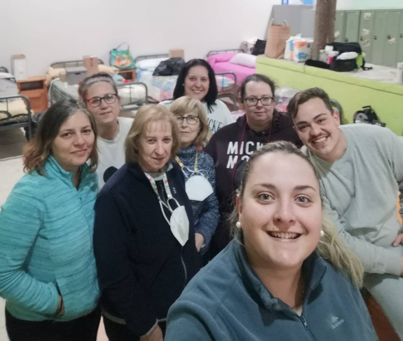 Parte de la plantilla de trabajadoras de los pisos tutelados de Madrigalejo 