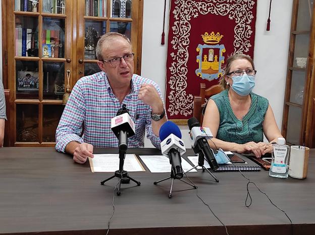 Javier Diz, junto a su compañera María Victoria Mellado 