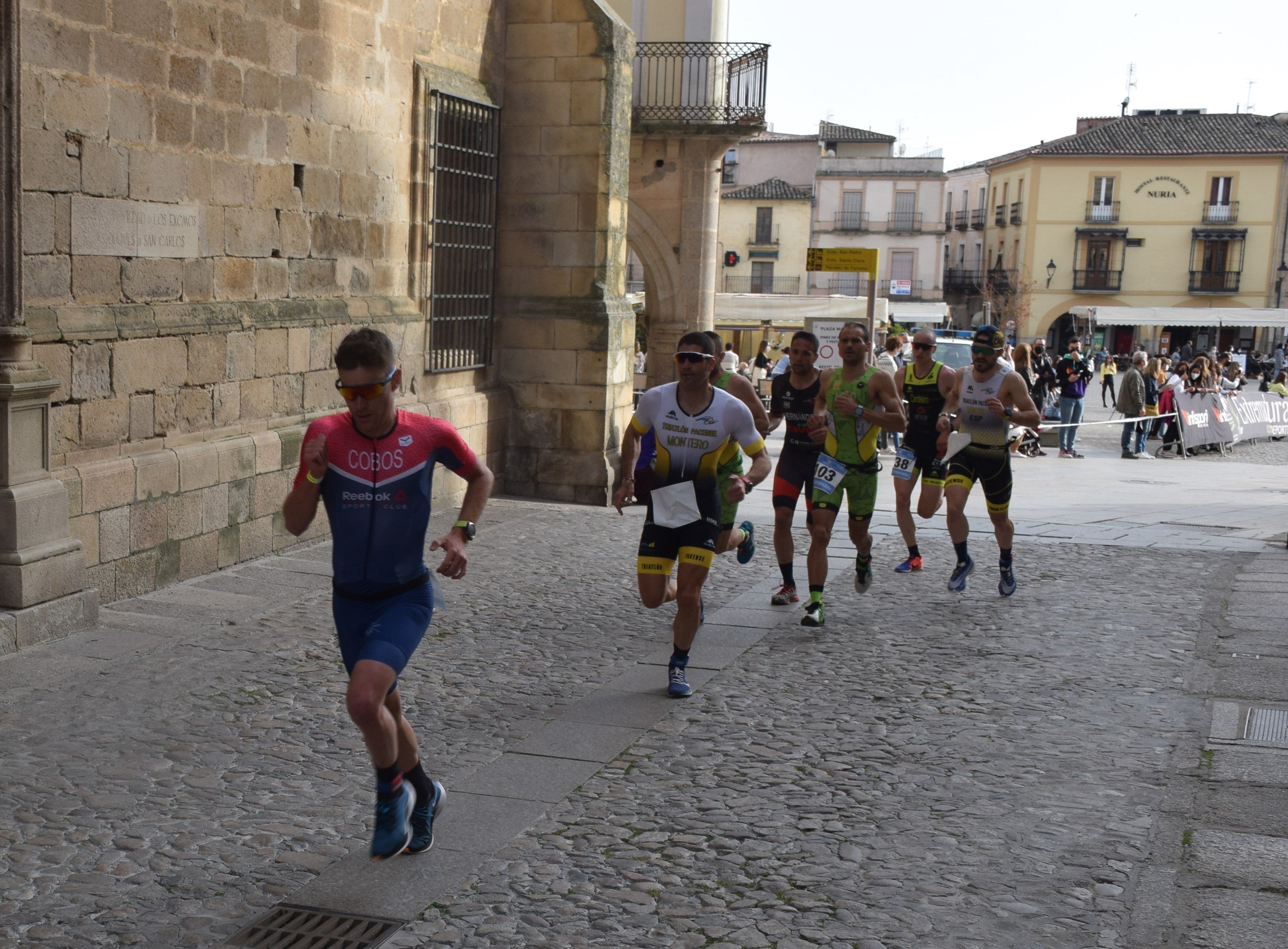 Los dos corredores locales que llegaron primero a meta 