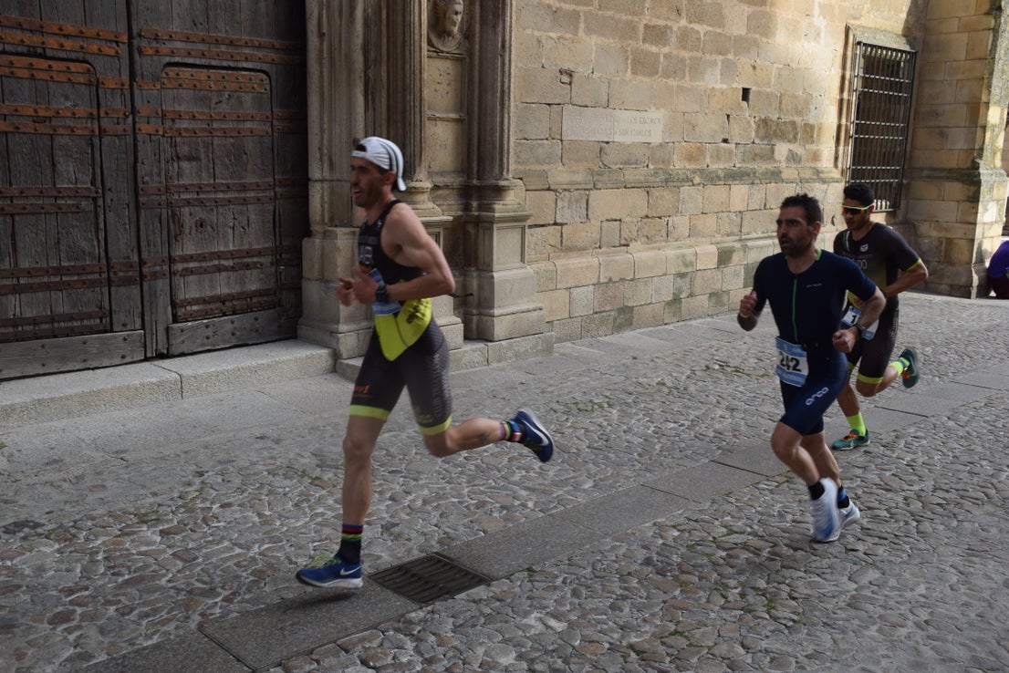 Los dos corredores locales que llegaron primero a meta 