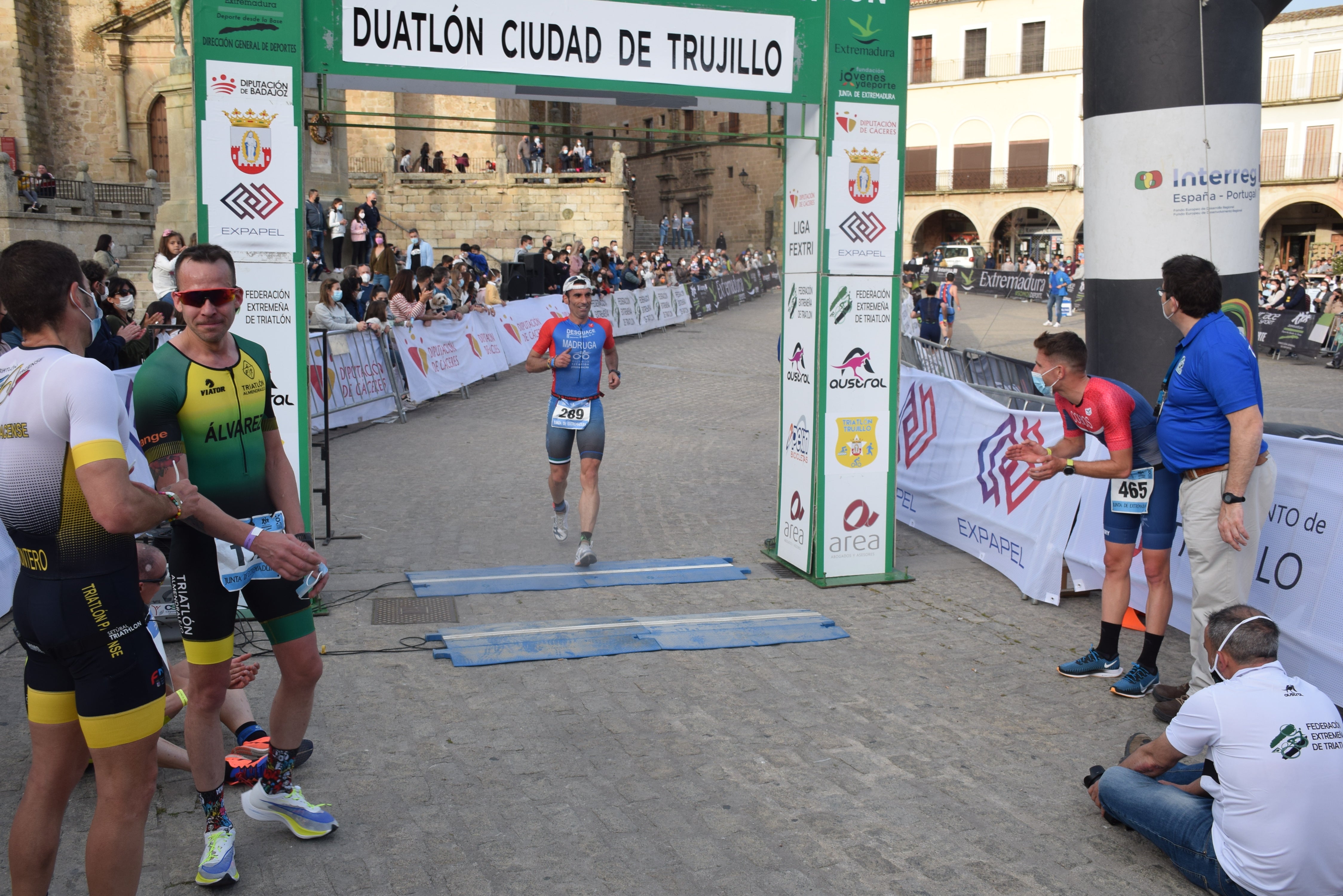 Los dos corredores locales que llegaron primero a meta 