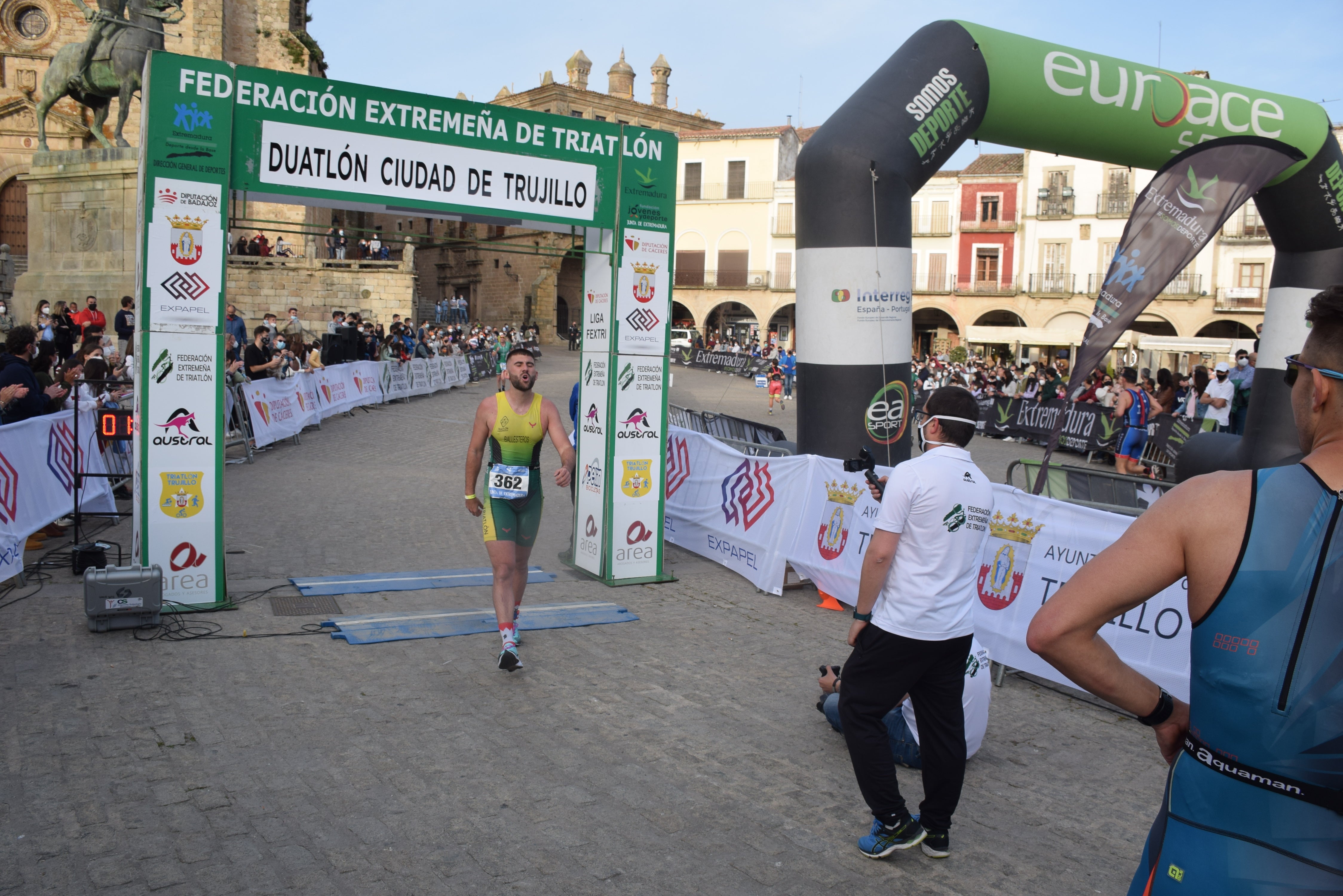 Los dos corredores locales que llegaron primero a meta 