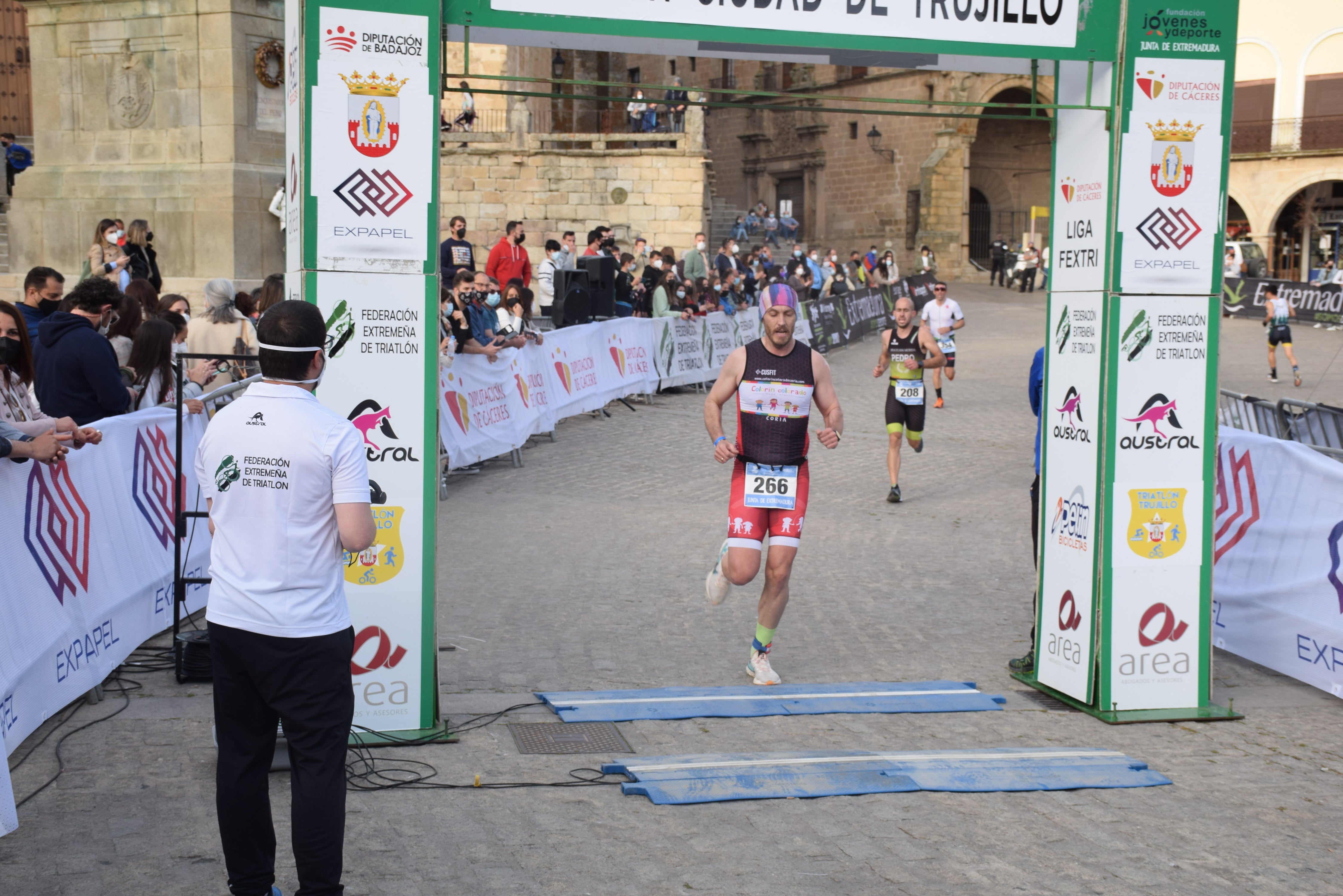 Los dos corredores locales que llegaron primero a meta 