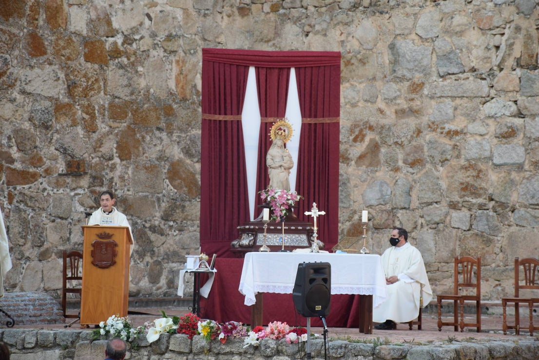 Fotos: Ofrenda floral a la Patrona