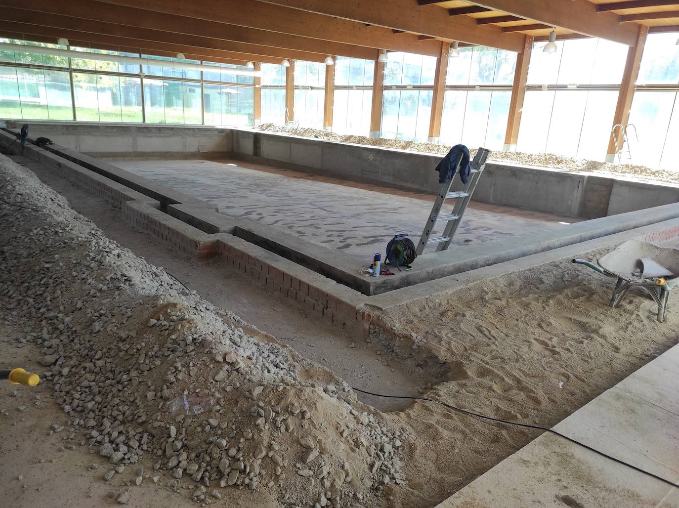 El Consistorio dispone de 100.000 euros para la adecuación de la piscina climatizada