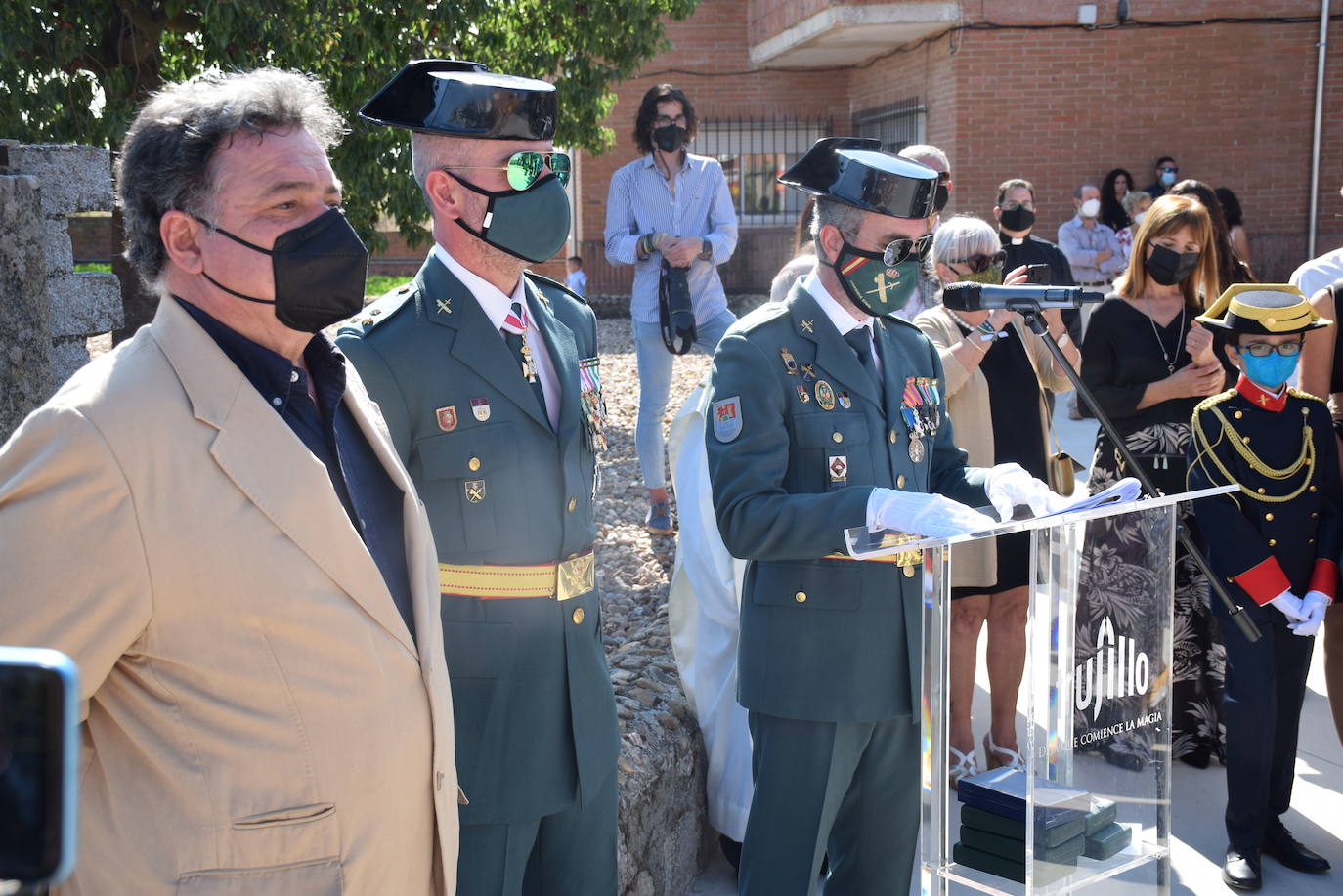 Imagen secundaria 1 - La Guardia Civil celebra de nuevo su tradicional fiesta, con limitación de invitados por culpa de la pandemia