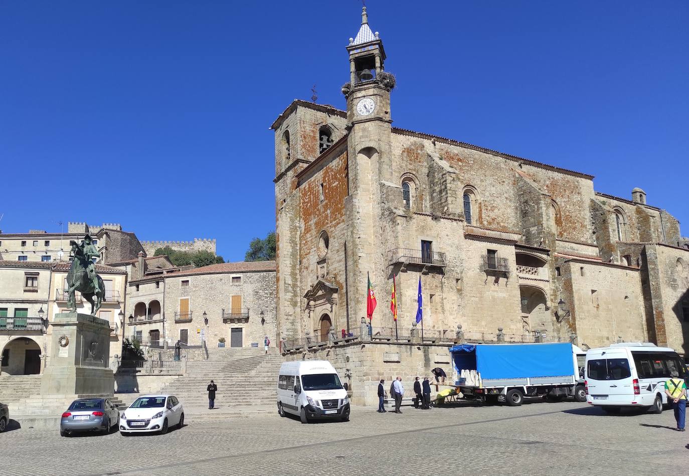 La plaza Mayor, ayer, con los últimos preparativos 