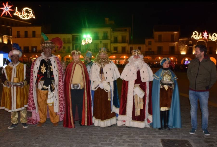 Los Reyes, con el concejal delegado, en 2020 