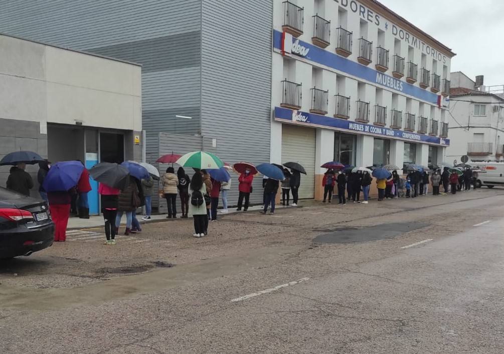 La larga cola de esta mañana 