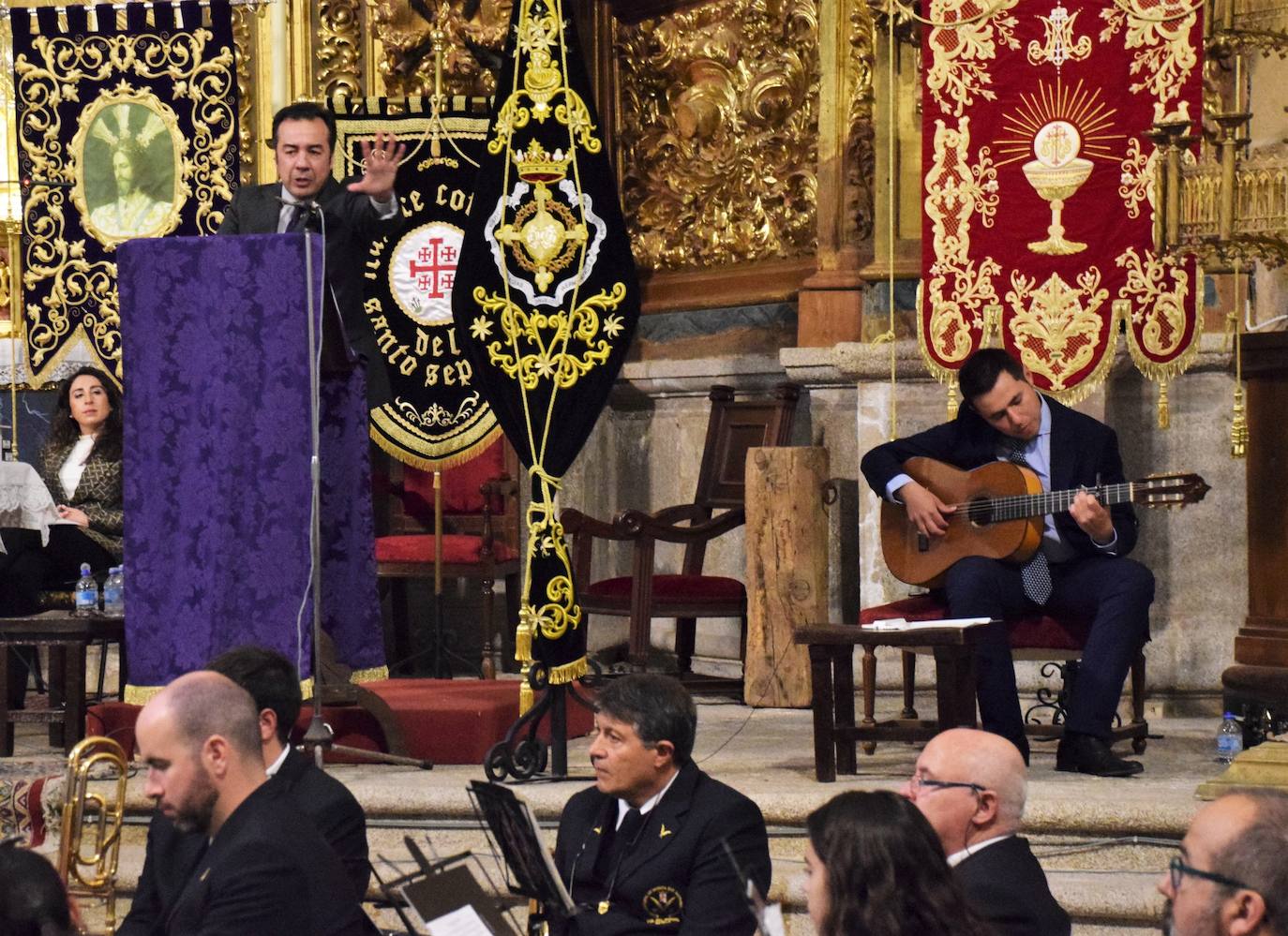 El compositor José León realza con su poesía la Semana Santa trujillana