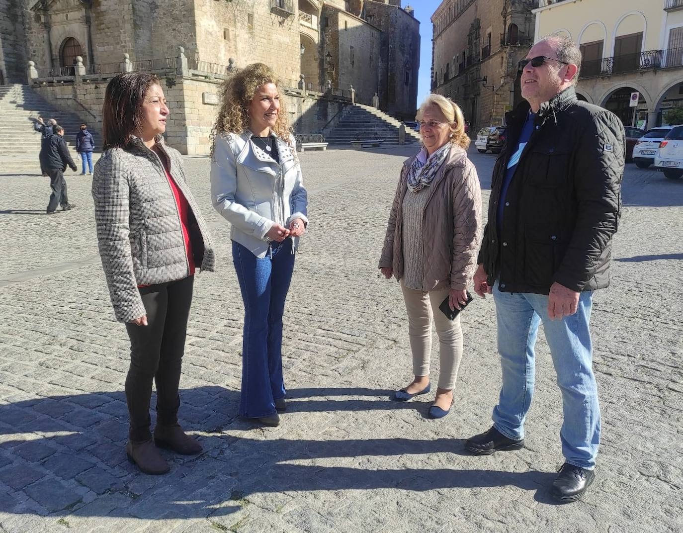 Inés Rubio, junto a sus compañeros, concejales del PP 
