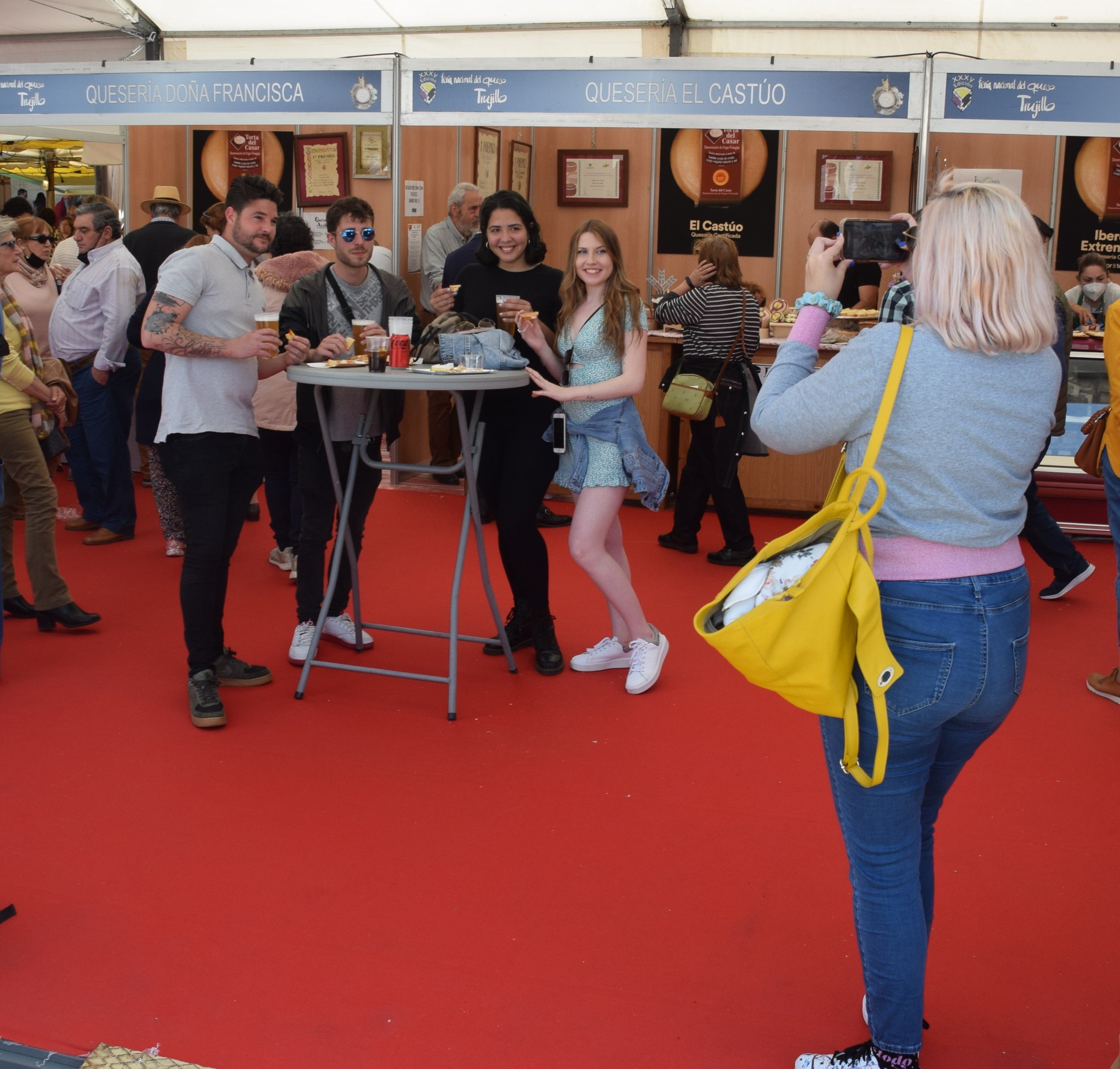 Inmortalizando el momento de la Feria. 