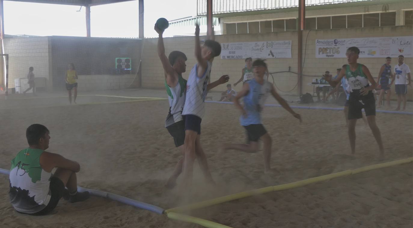 Fotos: II edición del torneo de balonmano playa 'Ciudad de Trujillo'