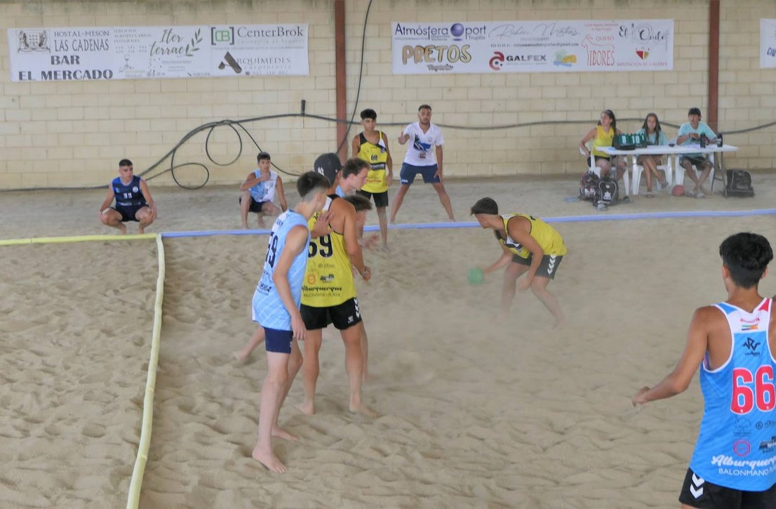 Fotos: II edición del torneo de balonmano playa 'Ciudad de Trujillo'