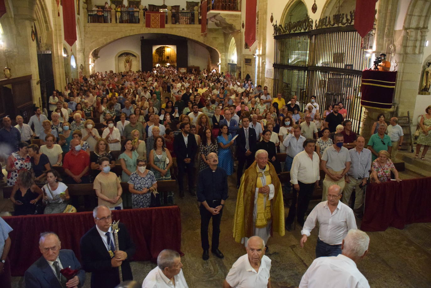 Fotos: Bajada, en procesión, de la Virgen a San Martín