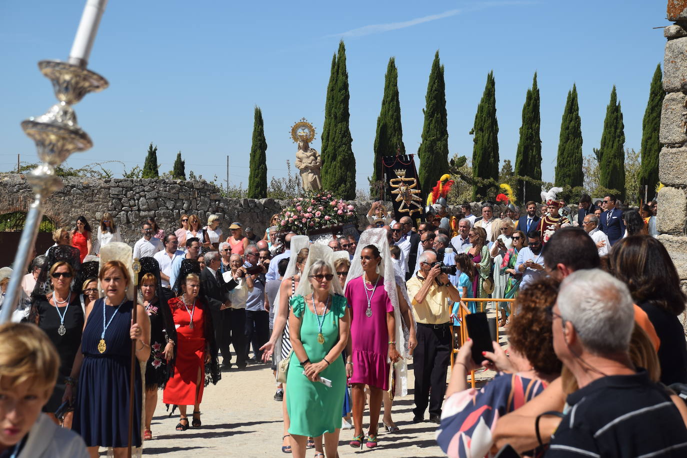 Fotos: Subida, en procesión de la Patrona