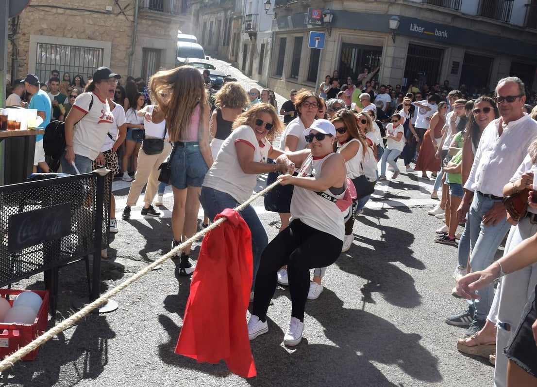 Fotos: Gran ambiente en la jornada de la capea de las mujeres