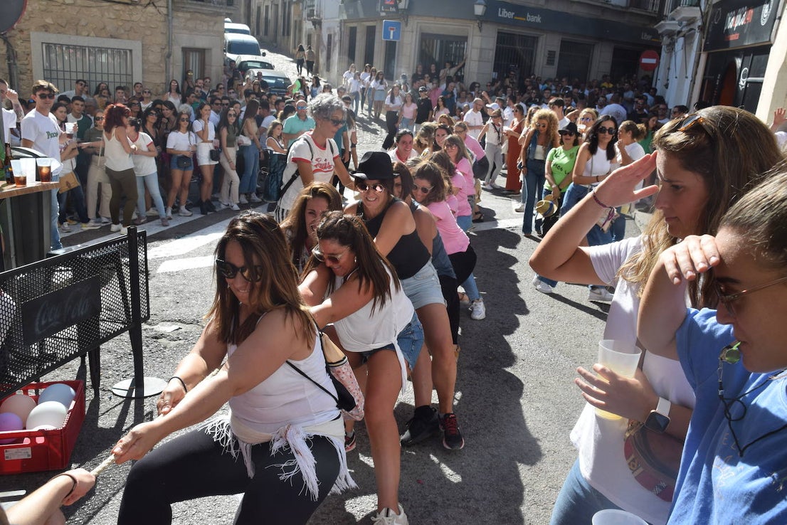 Fotos: Gran ambiente en la jornada de la capea de las mujeres