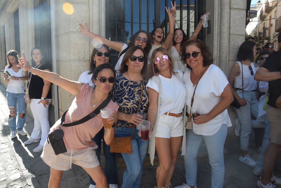 Fotos: Gran ambiente en la jornada de la capea de las mujeres