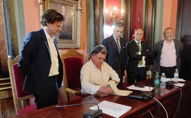 Representantes de las entidades en la firma de acuedos en el mes de septiembre. 