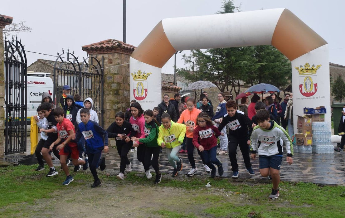 Fotos: I edición de la San Silvestre escolar