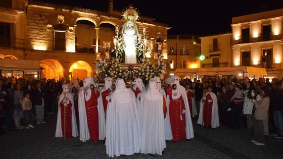 Devoción y fe en dos procesiones muy participativas