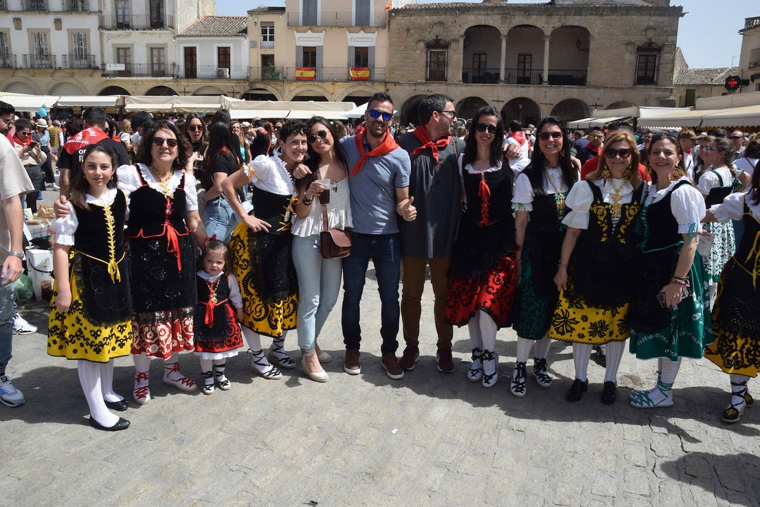 Un multitudinario y caluroso Chíviri