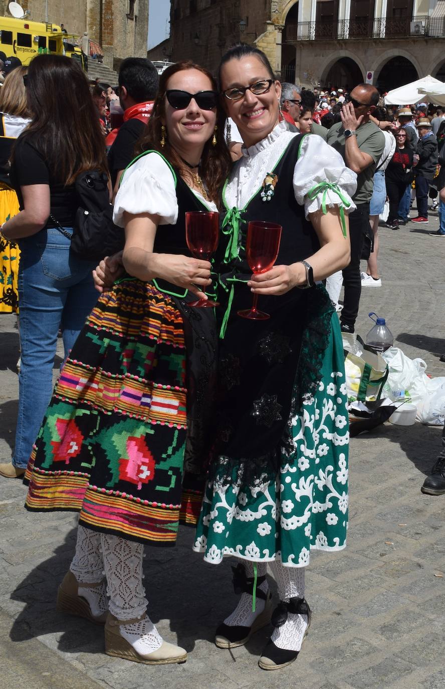 Un multitudinario y caluroso Chíviri