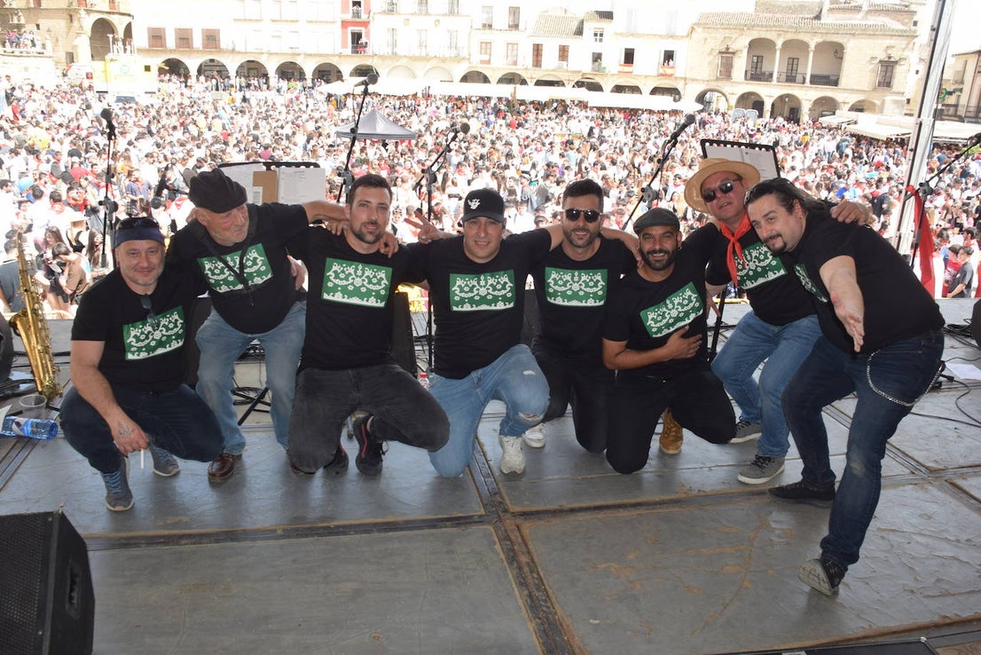 Un multitudinario y caluroso Chíviri