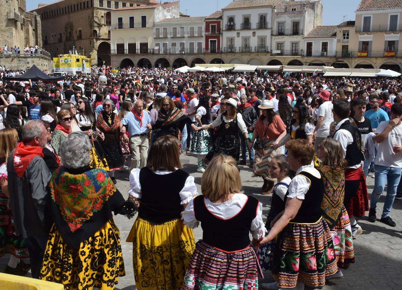 Un multitudinario y caluroso Chíviri