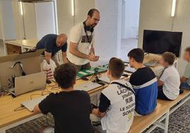 Una de las actividades desarrolladas dirigidas por el dinamizador del Circular FAB de Trujillo