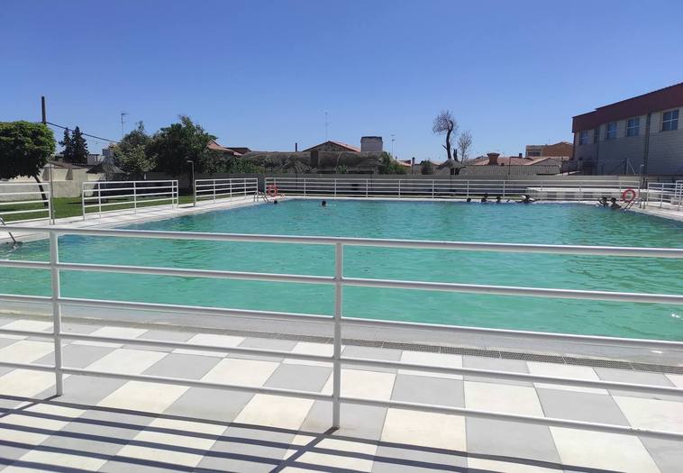 El edil de Deportes explica los últimos problemas surgidos con las piscinas