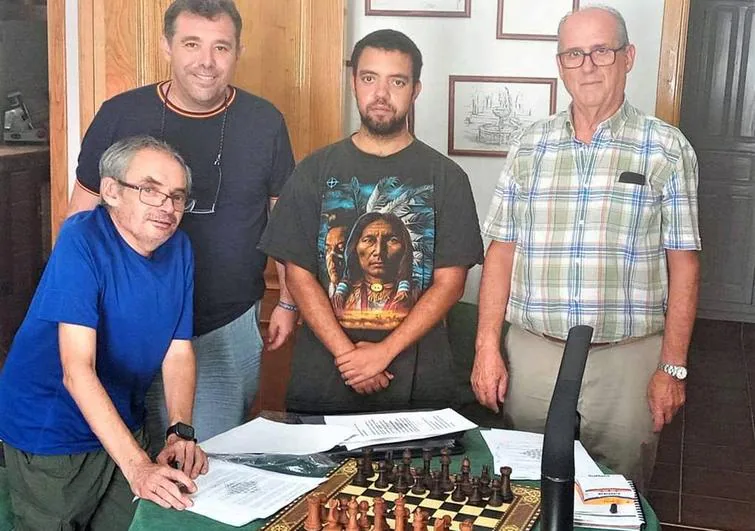El nuevo club de ajedrez fomentará la actividad entre el público infantil