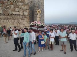 La bajada de la Patrona, bajo un intenso calor