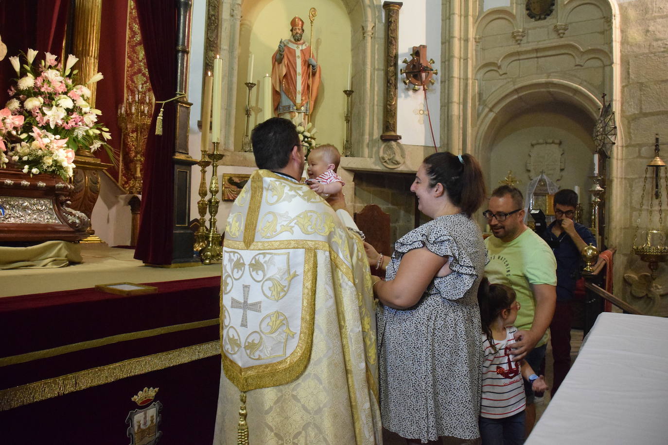 Presentación de los bebés a la Virgen