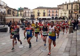 Salida de la media maratón de 2018, con Canelada en la cabeza.