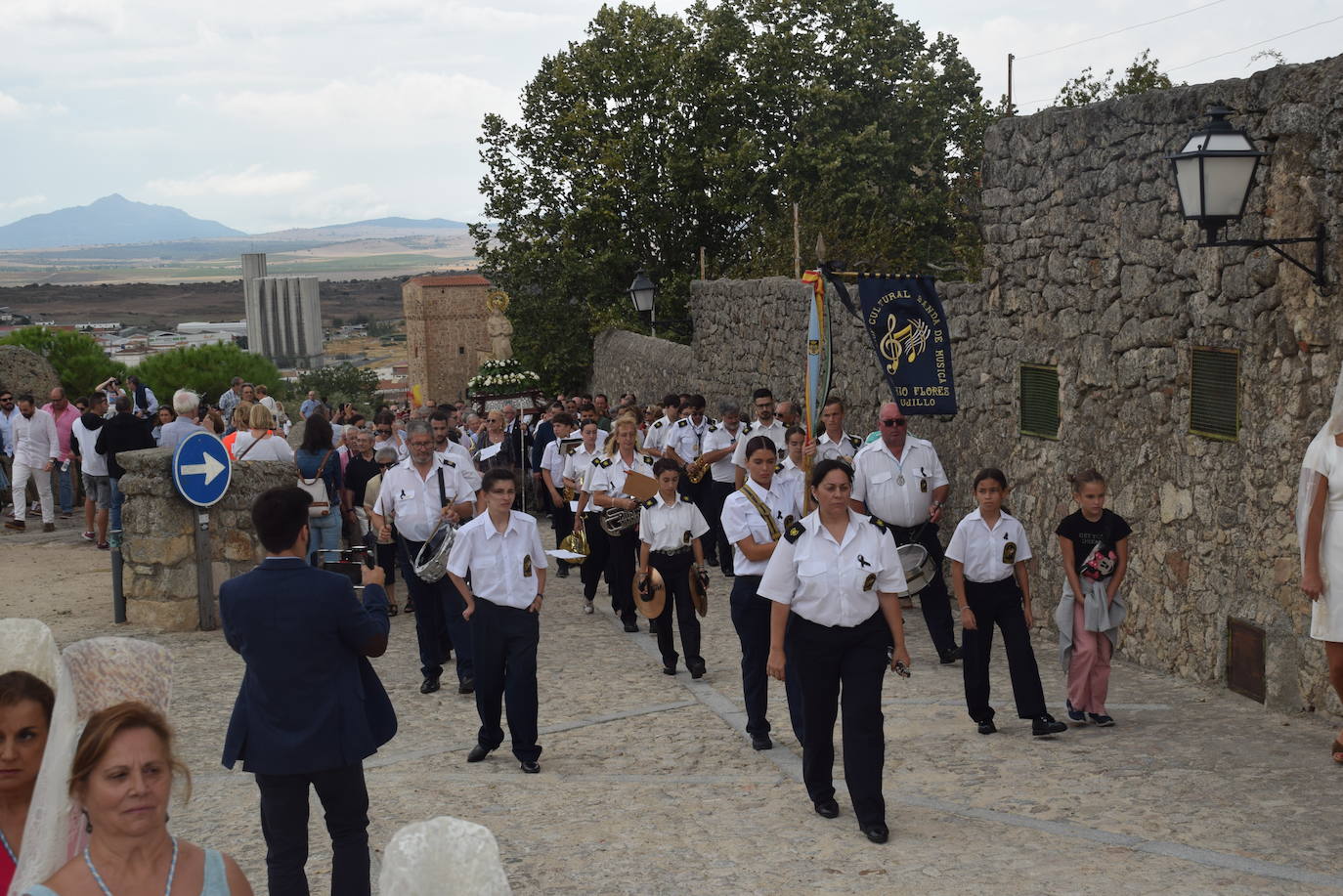 Subida, en procesión, de la Patrona al castillo