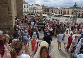 Subida, en procesión, de la Patrona al castillo