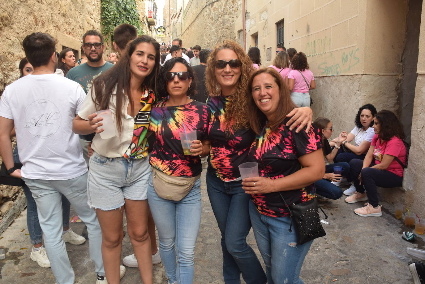 Ambiente festivo del día de la capea de las mujeres