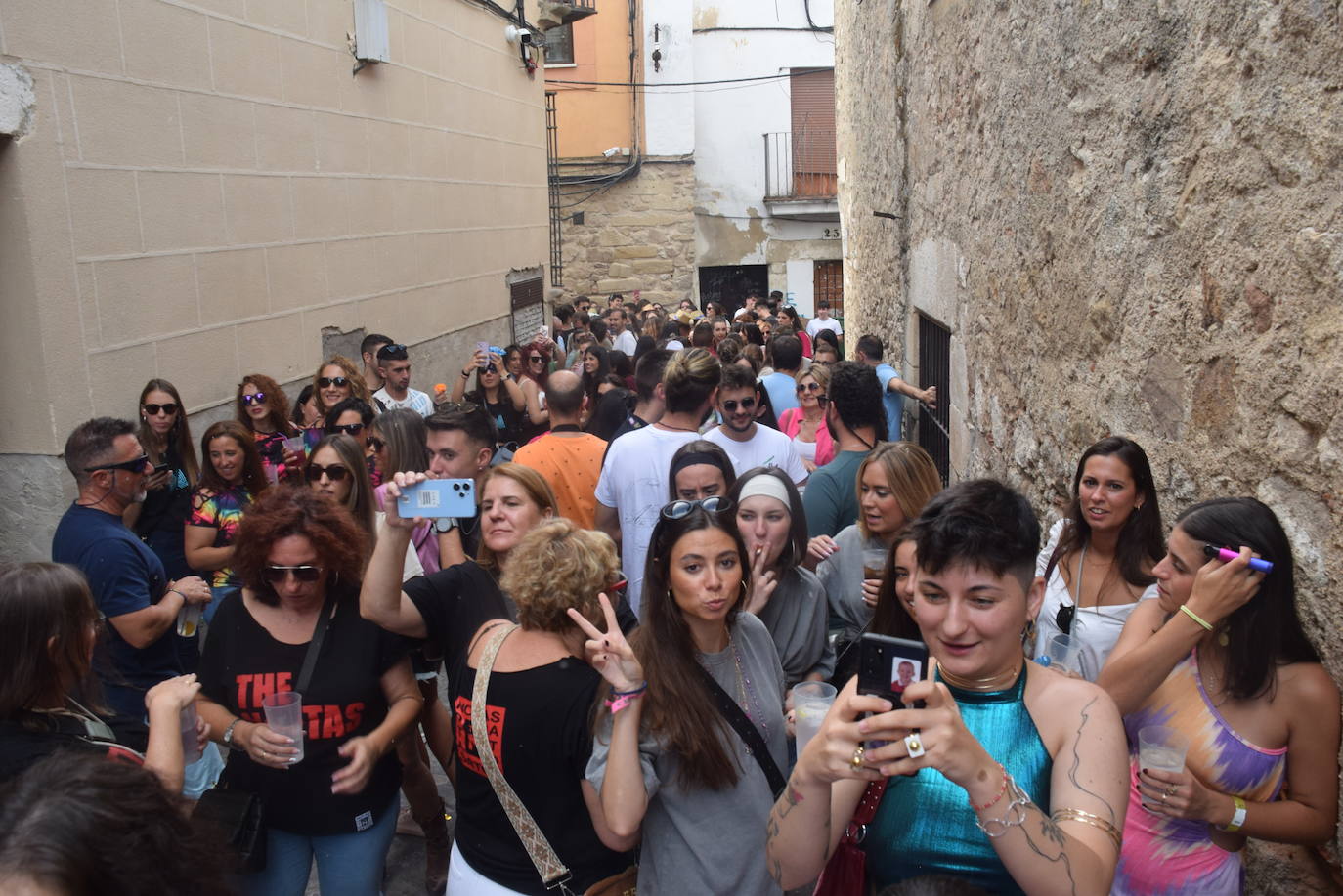 Ambiente festivo del día de la capea de las mujeres