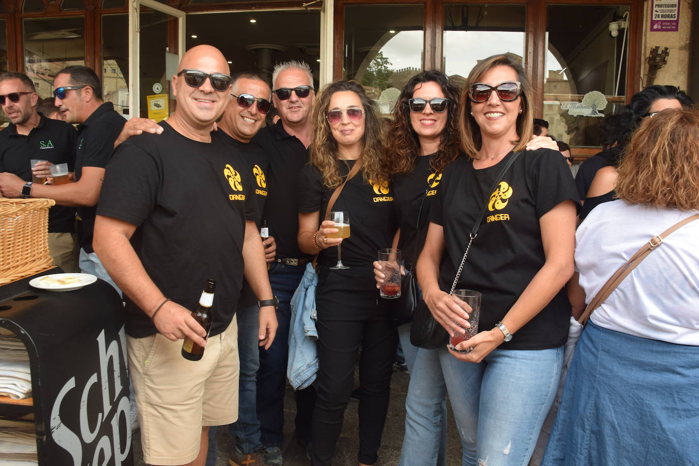 Ambiente festivo del día de la capea de las mujeres