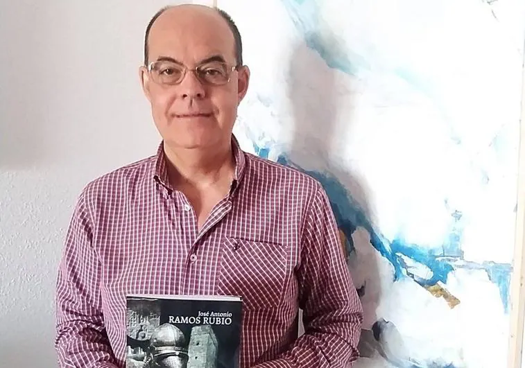 José Antonio Ramos con us nuevo libro