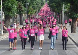 Participantes en la Marcha contra el Cáncer