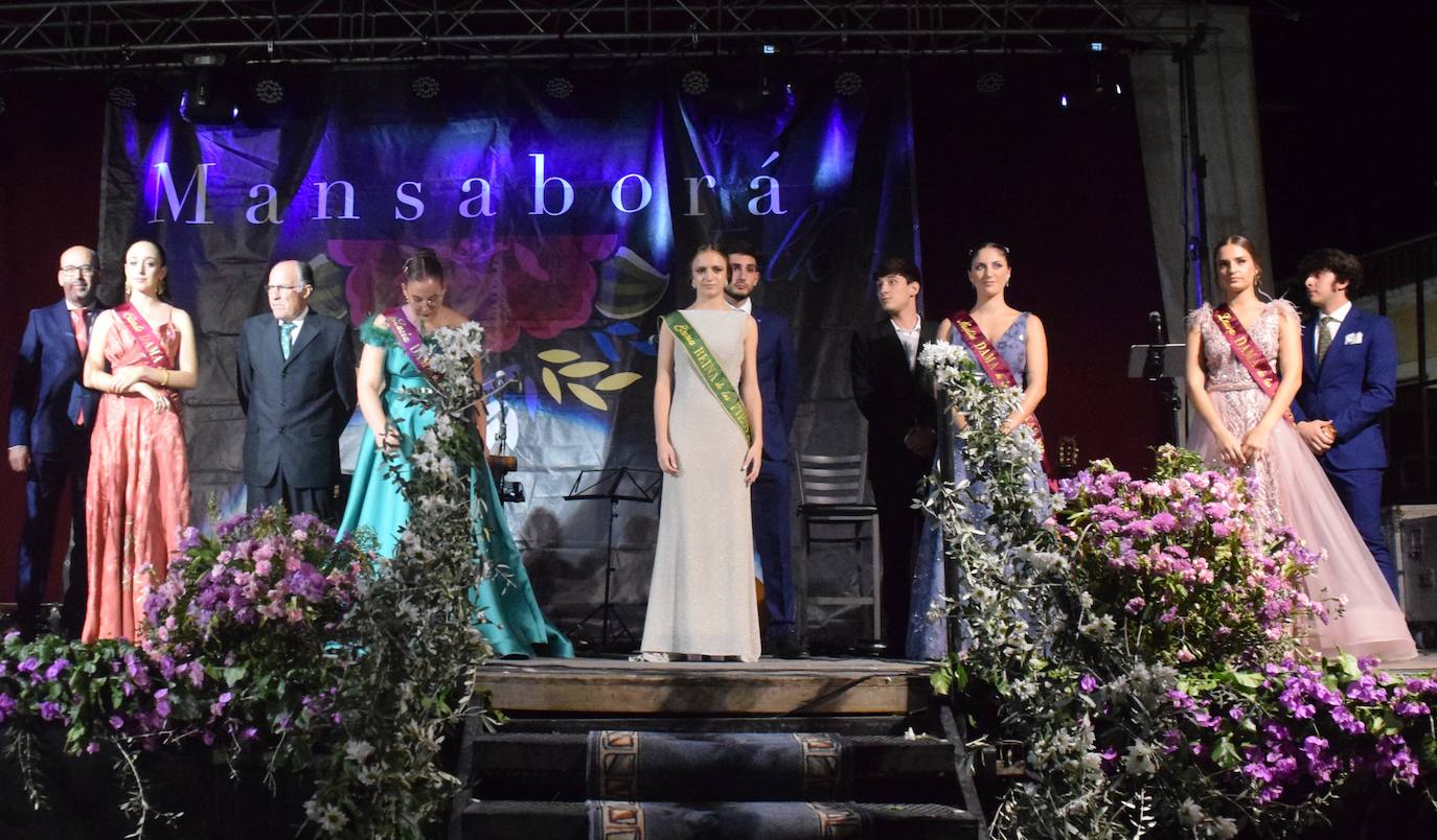 Reina y damas juveniles