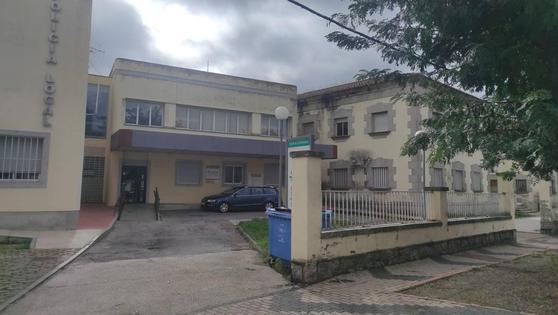 El edificio de Servicios Sociales da cabida al C. F. Trujillo y a la Sociedad de Pescadores