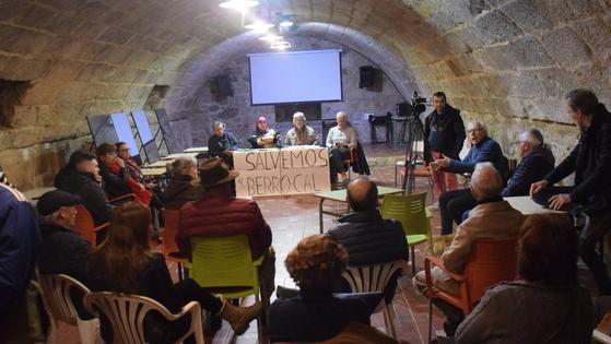 'Salvemos el berrocal' pide el apoyo de la ciudad para evitar las polémicas torretas