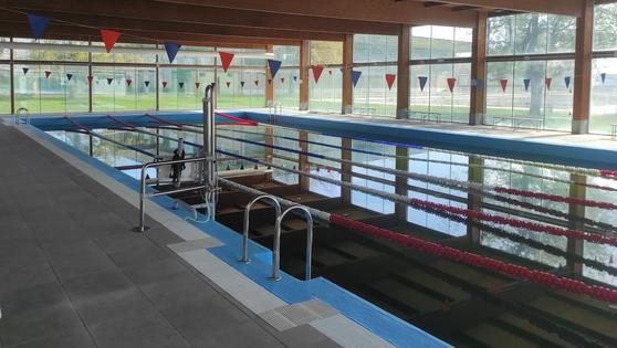 El Ayuntamiento devolverá el dinero de los abonos de la piscina climatizada